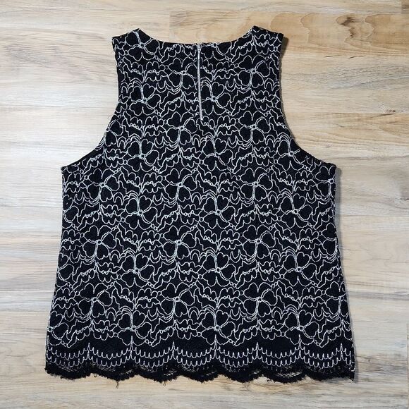 🔹️Elle Black & White Floral Lace Print Sleeveless Top Large - Picture 2 of 11